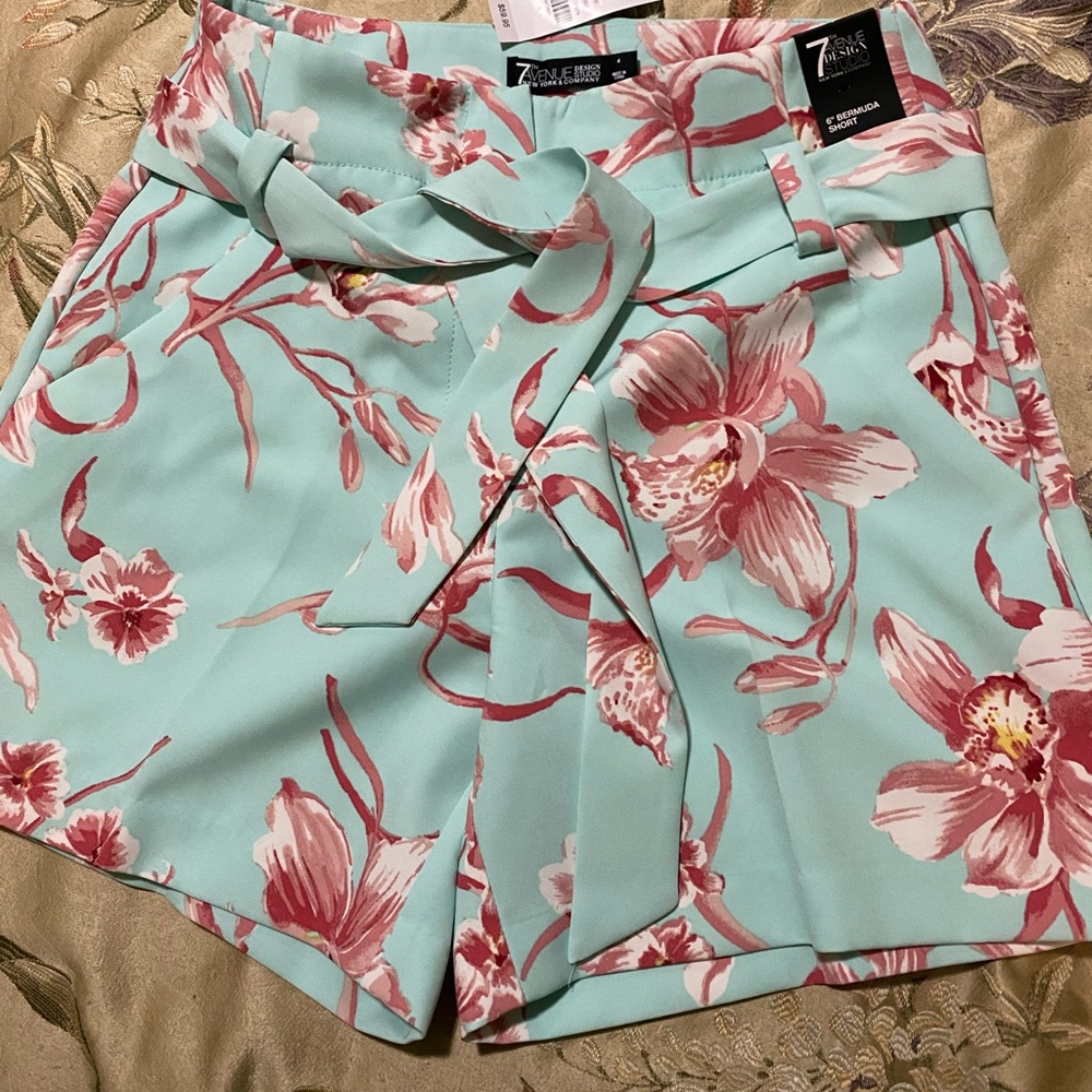 NWT 6” Bermuda shorts